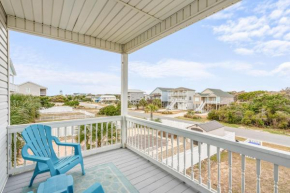 5 Buoys by Oak Island Accommodations